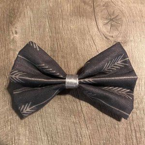 Gray w/White Arrows Hair Bow (Large)